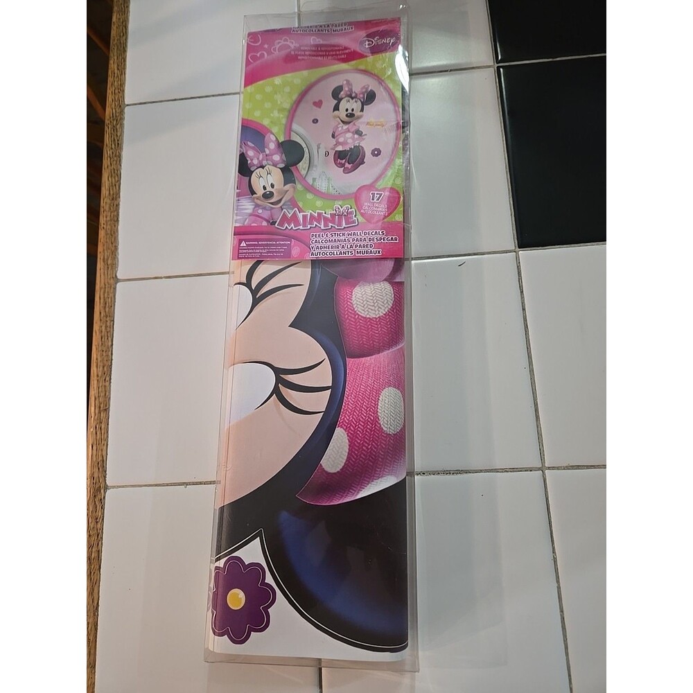 RoomMates RMK2008GM Minnie Bow-Tique Peel and Stick Giant Wall Decal - Picture 1 of 6